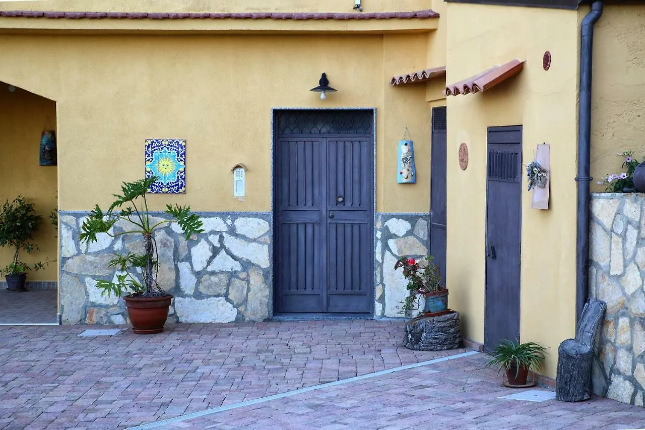 Villa Yellow House Licata 0*,